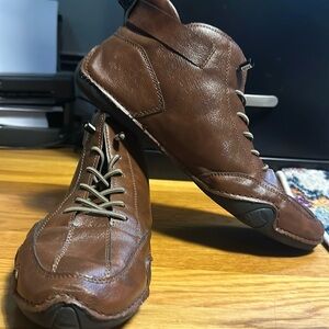 Dbeck MetroExploring Lightweight Outdoor Shoes for Hiking, Camping, & Driving